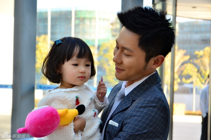 组图:《爸爸快长大》小演员闹片场李晨秀父爱