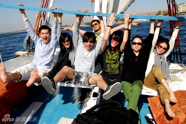 组图:《仙三》剧组埃及游旧照杨幂刘诗诗亲密