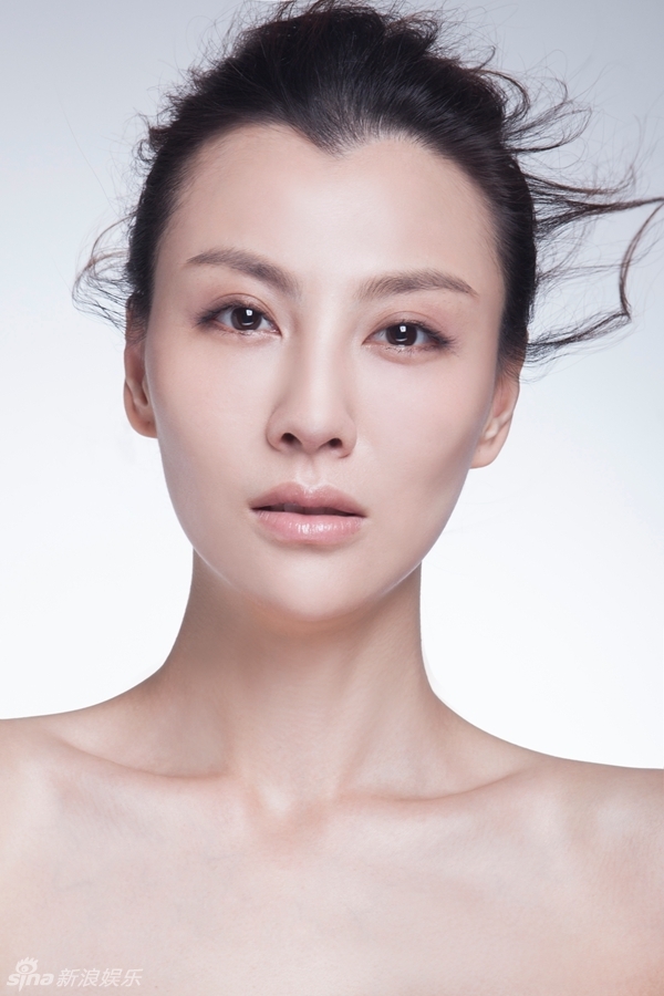 组图:江易珈杂志大片曝光 素净裸妆显亲和_高清图集_新浪网