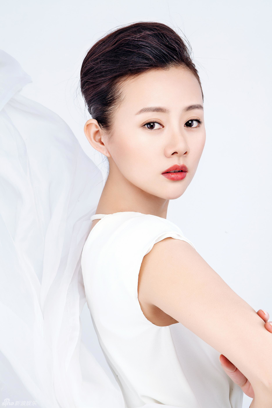 组图:王靖云写真白纱绕身优雅轻灵_高清图集_新浪网