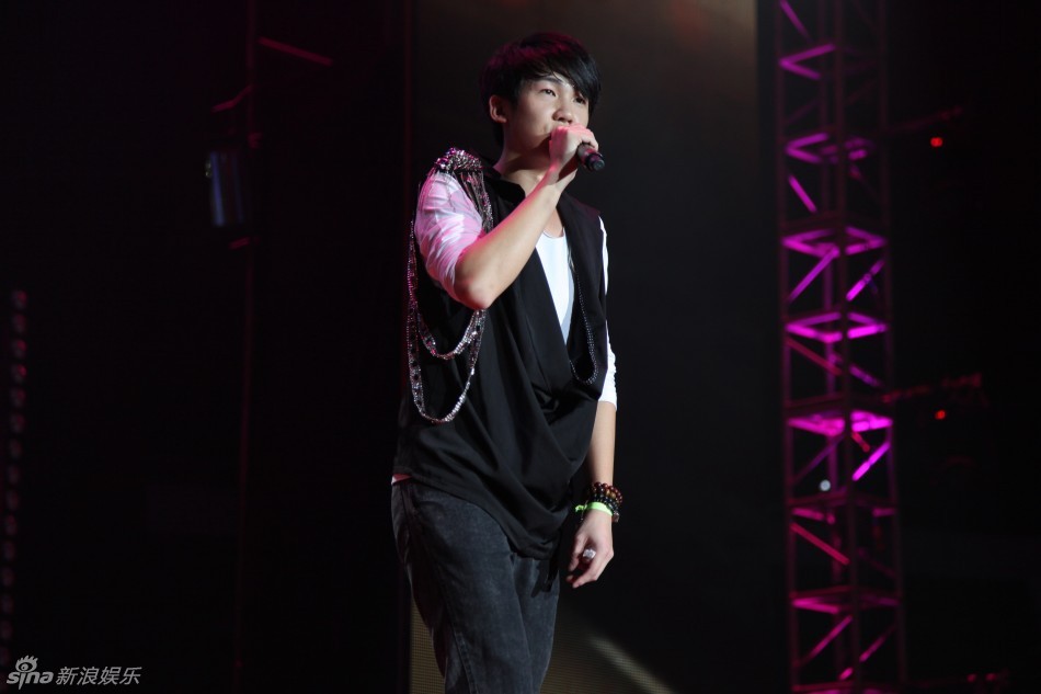 快男深圳演出落幕 华晨宇再夺城市之星