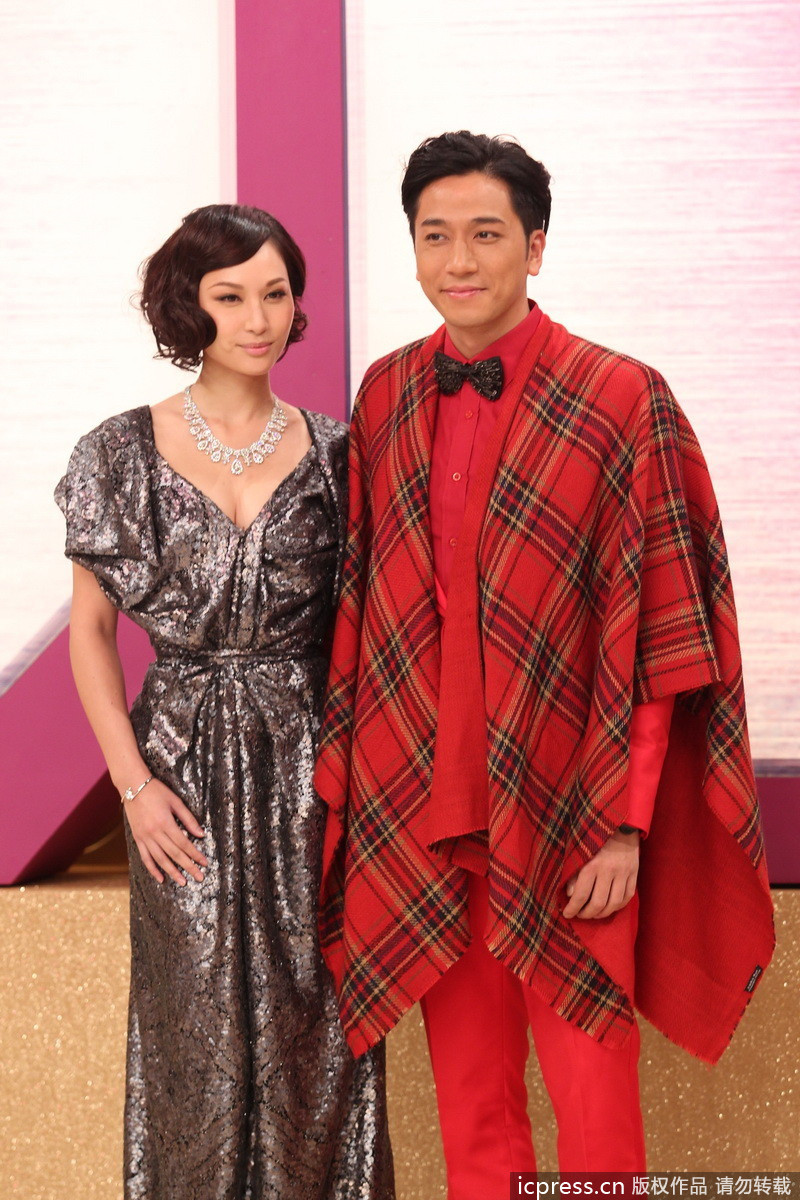 组图:TVB台庆钟嘉欣杨怡竞艳黄忠泽吴卓羲抢