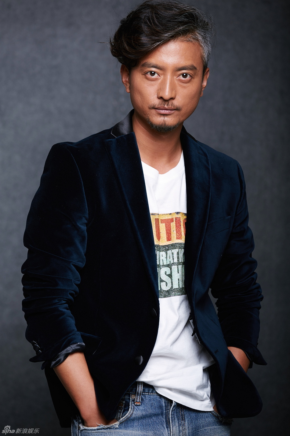 邵桐质感写真熟男魅力腔调十足