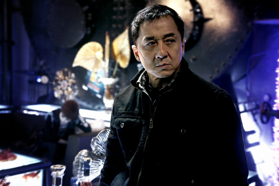 《警察故事》公映 成龙演催泪版《爸爸》