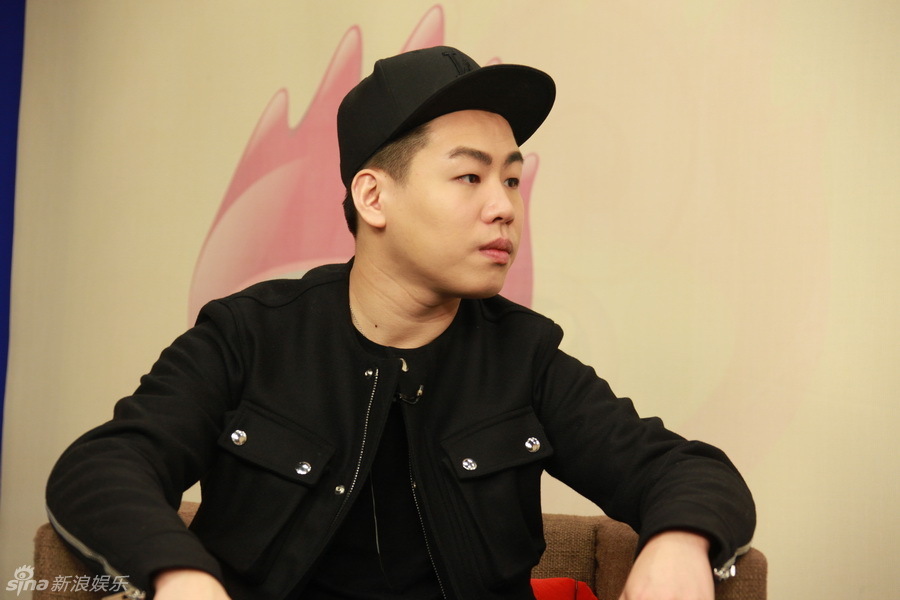 组图:胡彦斌做客聊《全能星战》冠军路 -- 佛山