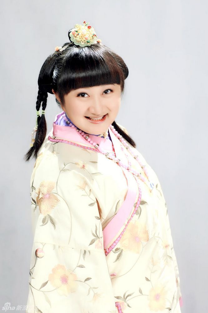 组图:臧洪娜《完美新娘》演千金小姐曝粉嫩照