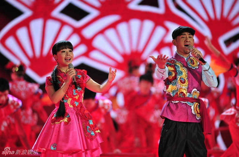 阿宝王二妮春晚歌曲《张灯结彩》