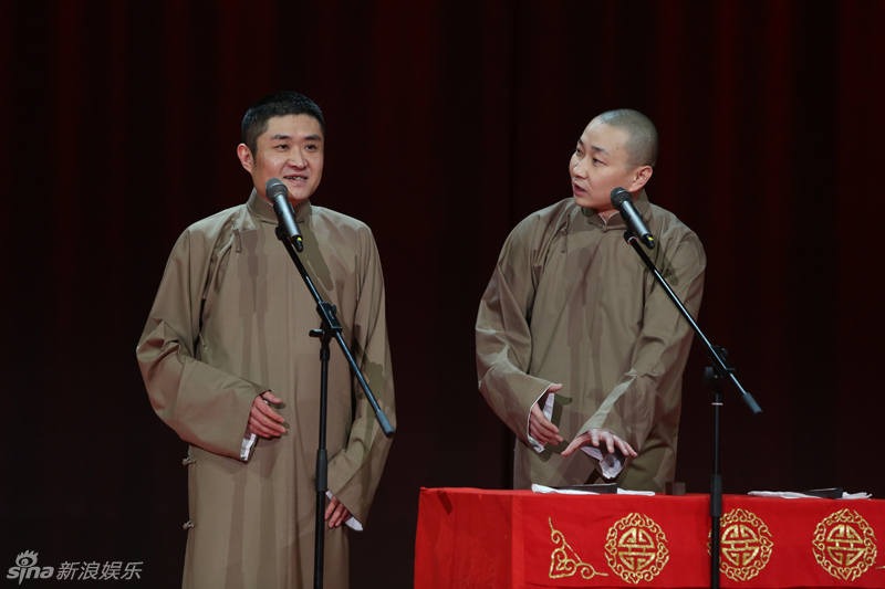 组图:苗阜王声《学富五车》 陕派相声笑爆全场