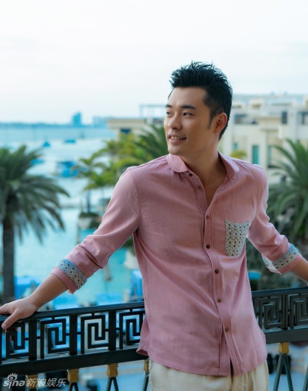 陈赫攀千米高空示爱 携娇妻度蜜月