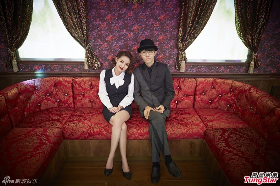 组图:方大同新MV添亲密拥抱镜头 害羞惹爆笑