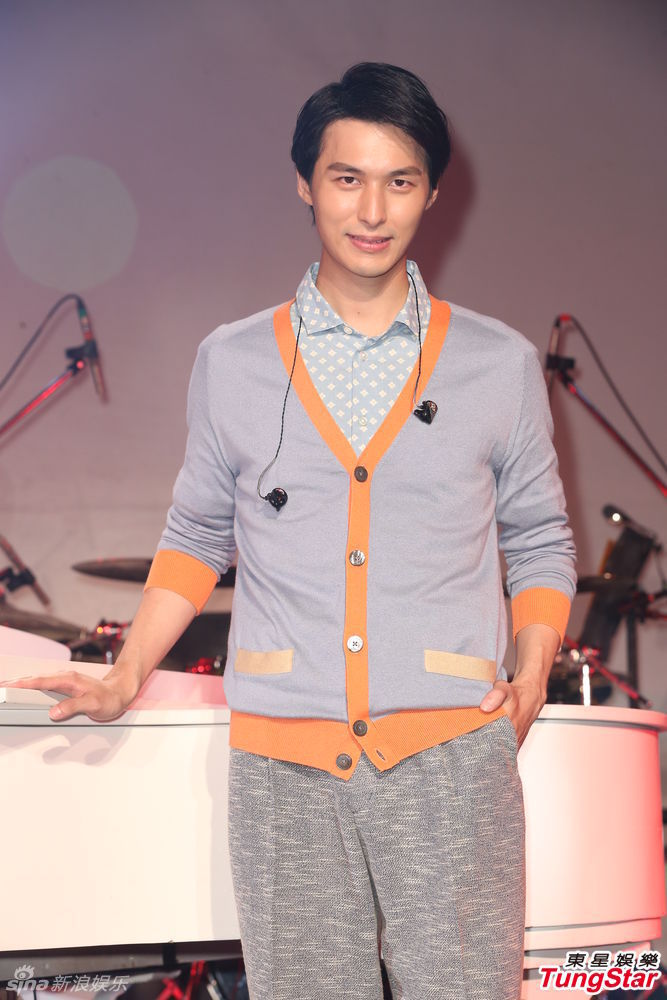 壮仙女想喂胸前寿桃 严爵庆生吓到忘词 -- 佛山