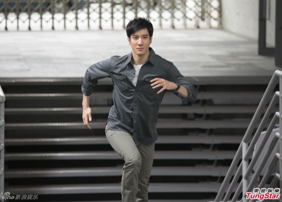 王力宏拍摄宣传片 阳光<em>型男</em>酷爽帅气(图)[SouV
