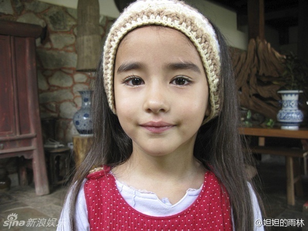 组图:现实版雨林精灵 美丽姐妹花守护西双版纳