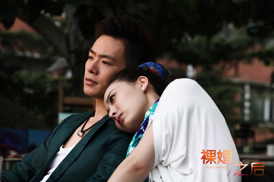 新浪娱乐讯今日,《裸婚之后》曝光一组剧照,池翔,苗青青,黄一楠,钟