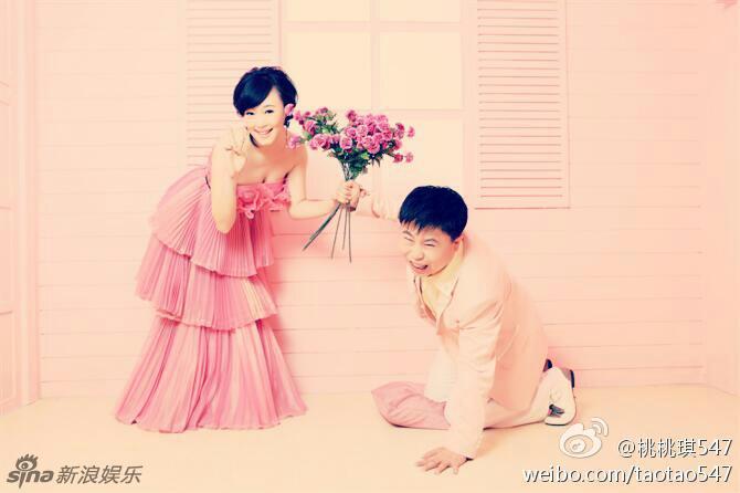 搞怪婚纱照动作_搞怪婚纱照(2)