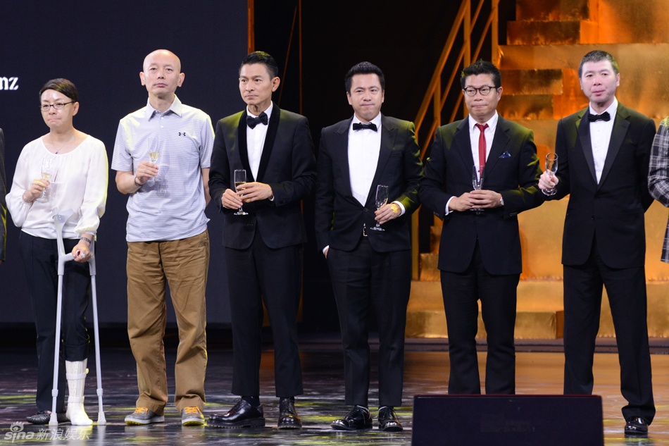 成龙,葛优,刘德华,李冰冰,黄晓明,杨千嬅等众多大牌明星到场祝贺,星光