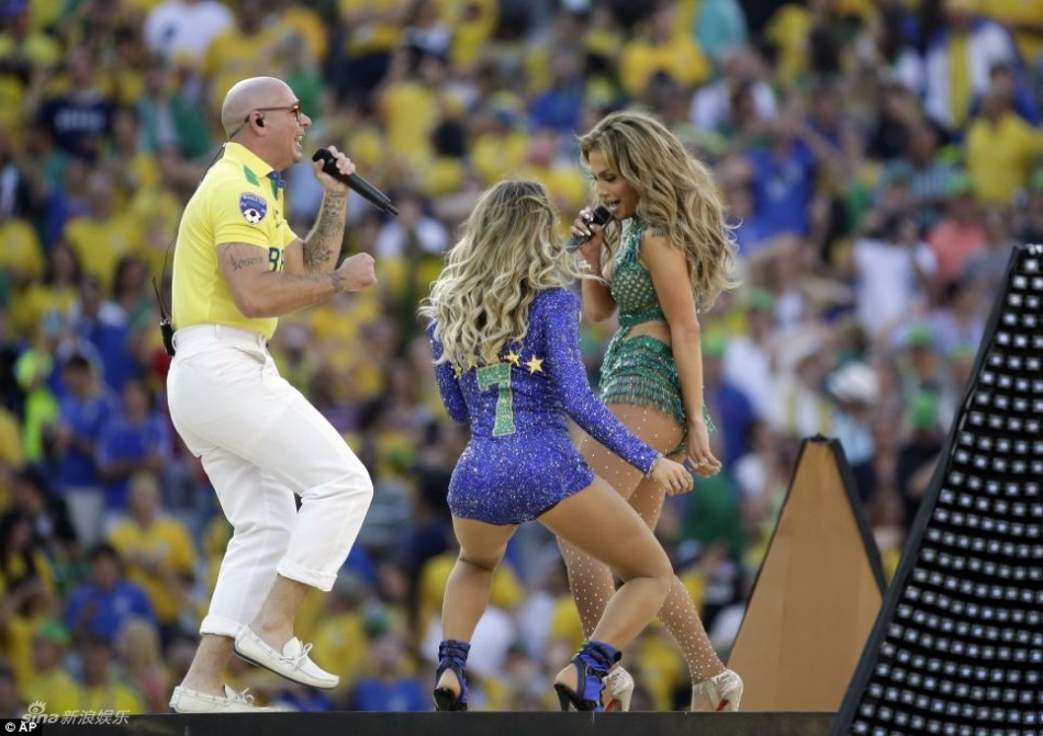 组图:世界杯开幕式精彩纷呈 洛佩兹性感秀美臀