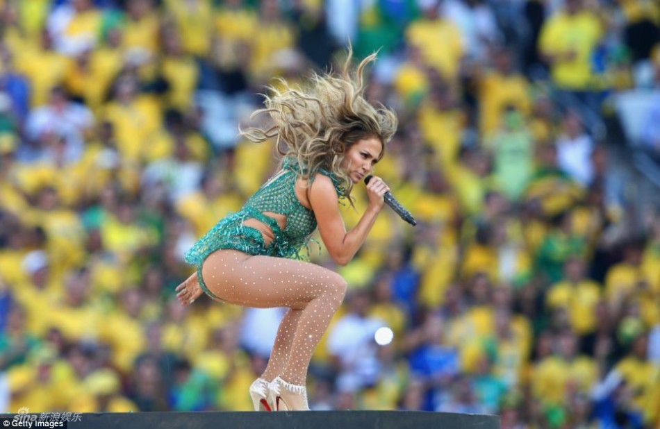 组图:世界杯开幕式精彩纷呈 洛佩兹性感秀美臀