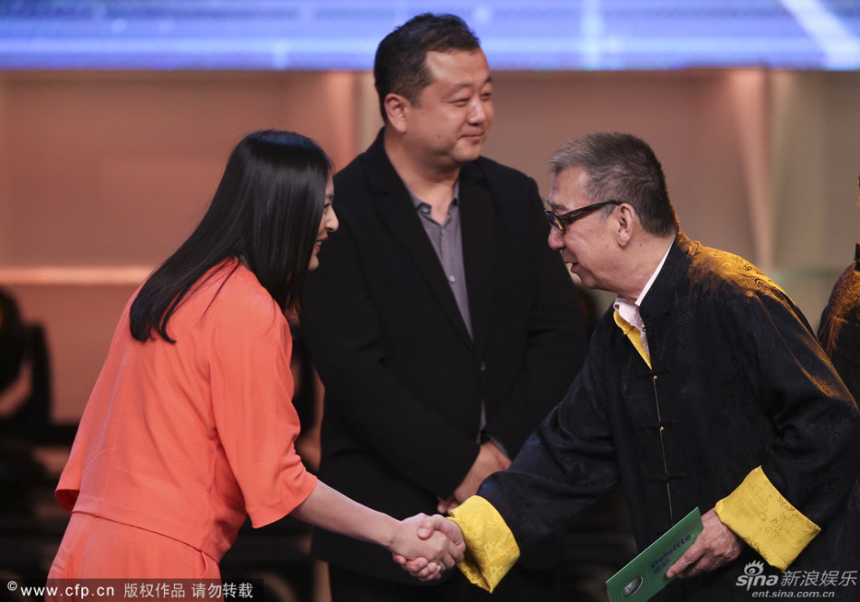 组图:《假如生活欺骗了你》获电视剧金奖_娱情