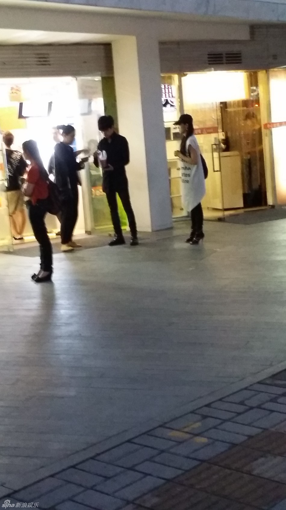 婚纱店门口_婚纱店门口设计(3)