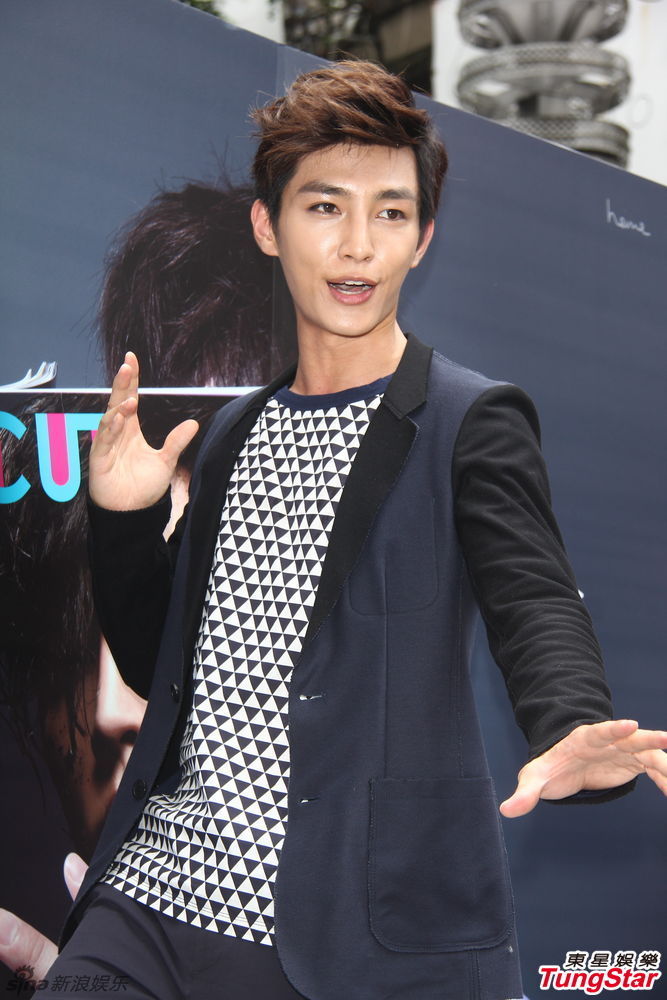 组图:被吐槽整形怒关微博炎亚纶隔一天冷静