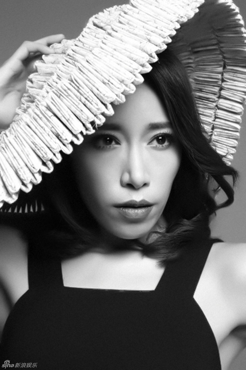 组图:金池曝黑白写真 魅惑眼神演绎冷都女_高清图集_新浪网