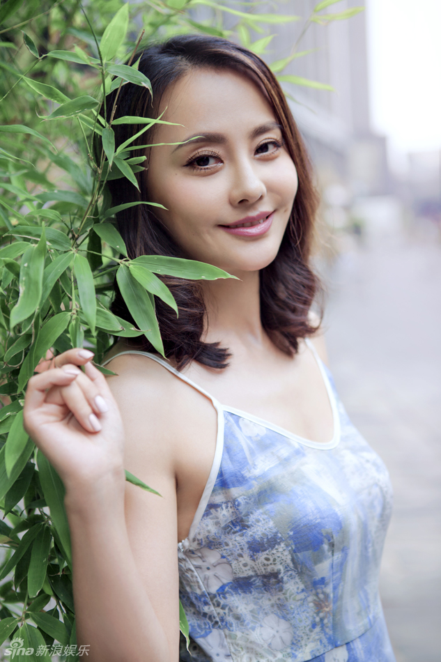 组图:马雅舒夏日清凉写真 辣妈美艳幸福满溢