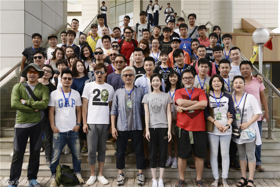 胡歌江疏影领衔《少年足球》曼城助阵_娱情速递_温州网