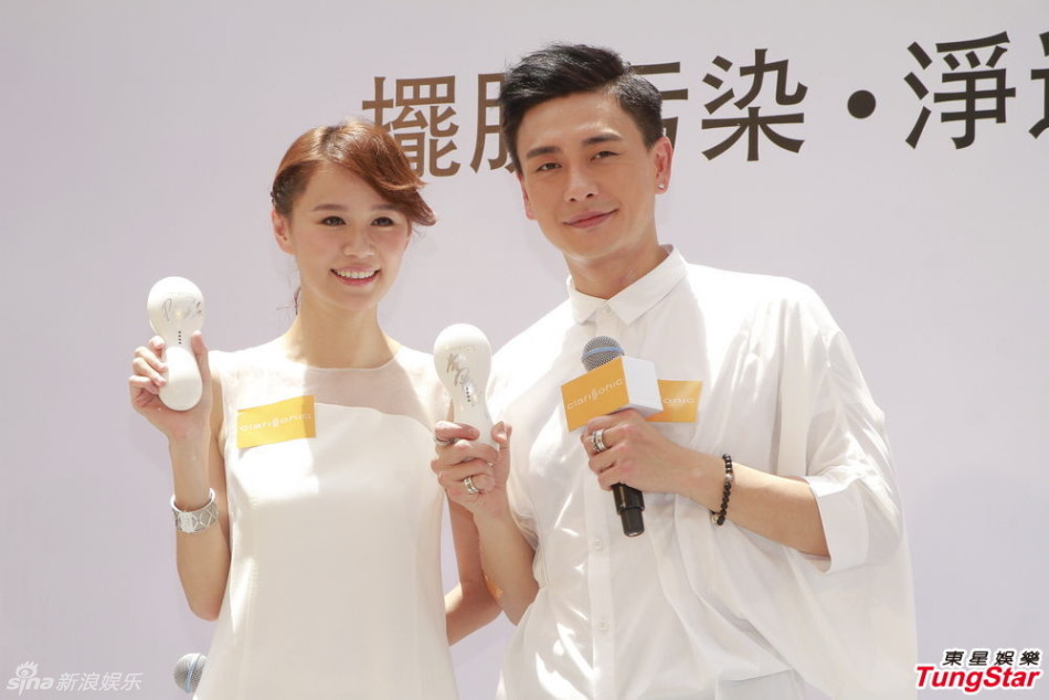 组图:黄翠如无奈被偷拍 黄宗泽婉转拒认单身