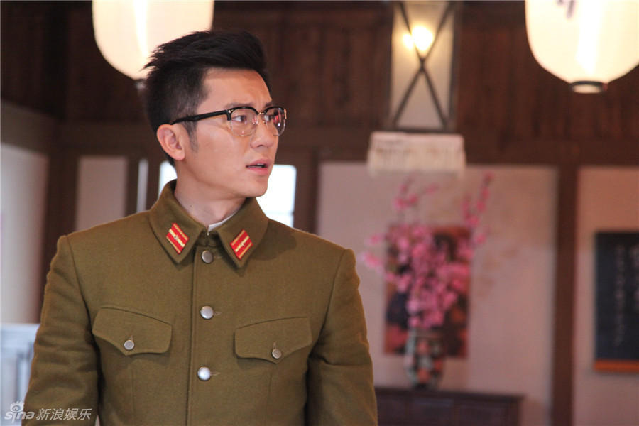 组图:《秀才遇到兵》李晨机智担负卧底重任