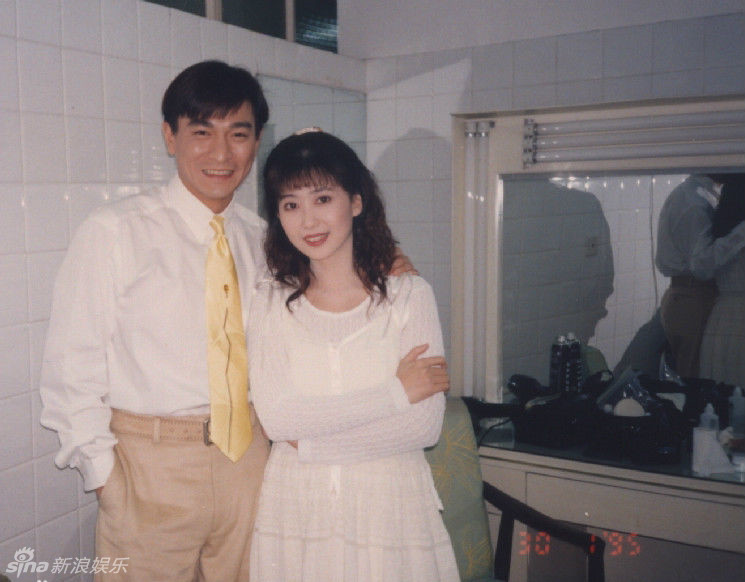 孟庭苇1969年12月22日出生于台湾高雄,她嗓音空灵,抚慰人心,她的音乐