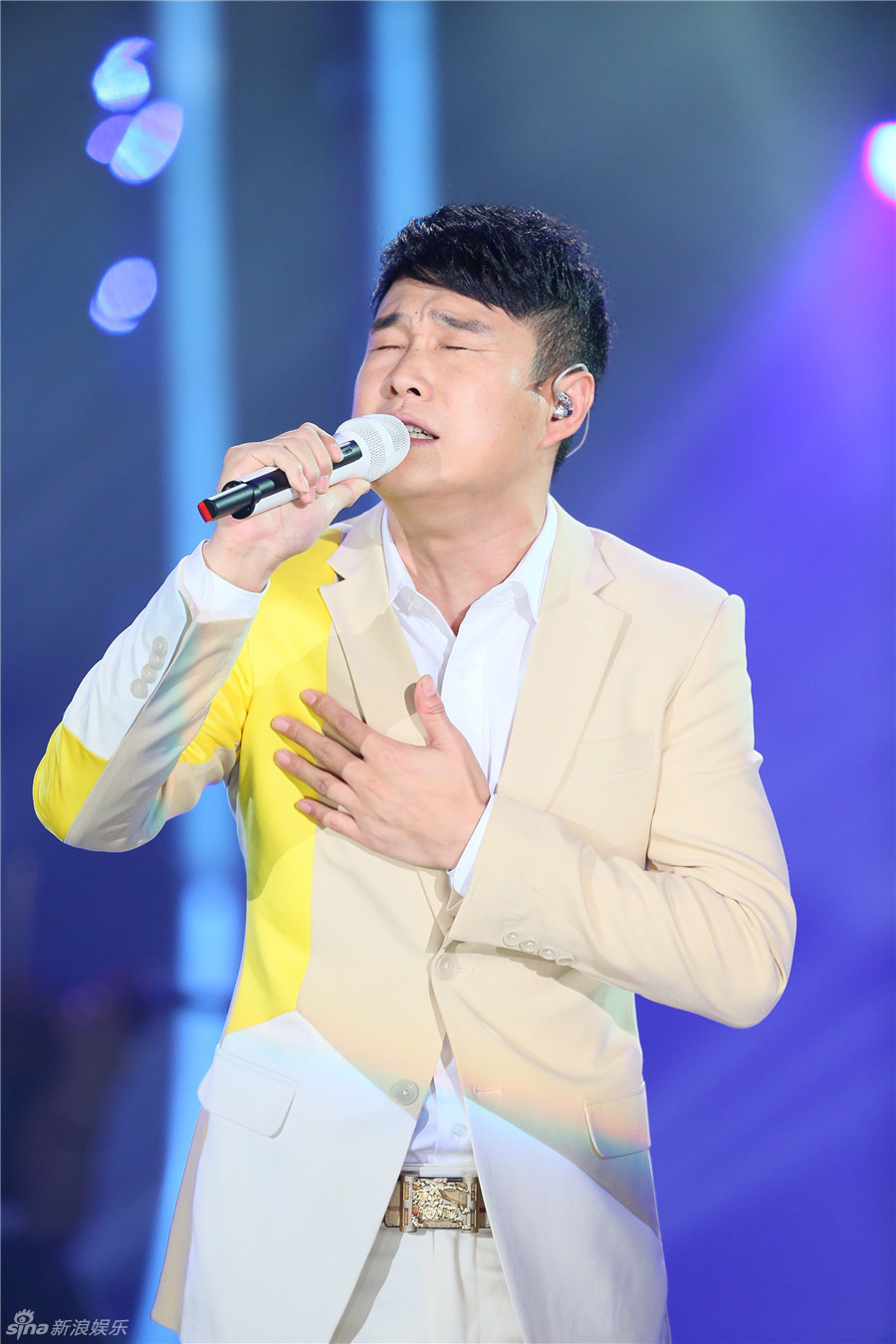 小沈阳为爱妻献歌 多亮携北舞校花共舞 -- 佛山