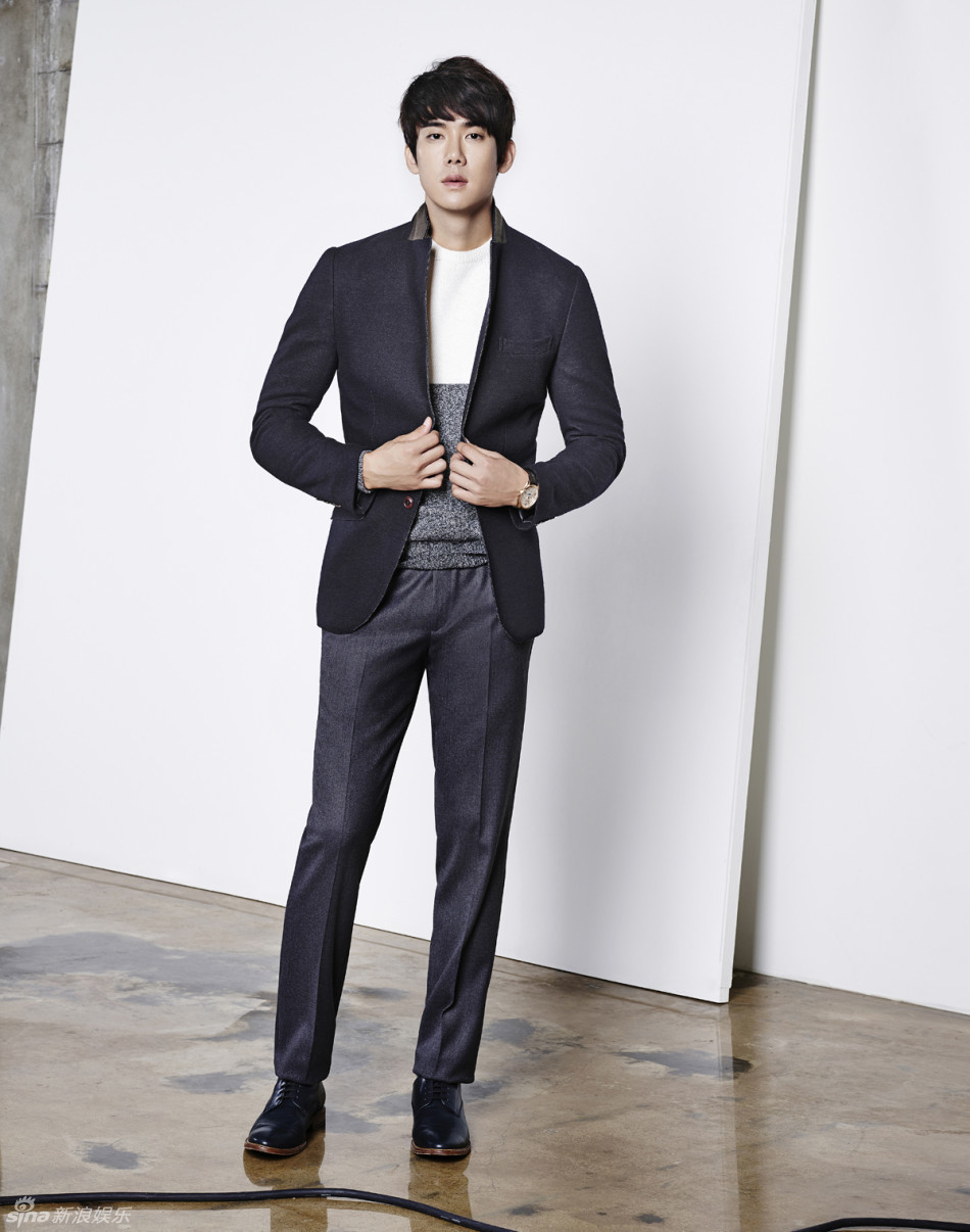 组图:演员柳演锡拍写真 尽展秋日暖男气息_女性头条_大众网