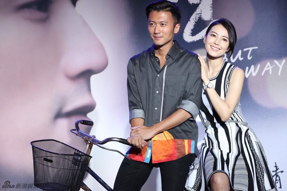 《一生一世》发布会 谢霆锋高圆圆骑单车 -- 佛