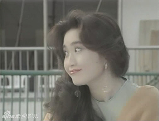 [青春照相馆]温碧霞罕见青涩照:燃烧的火玫瑰