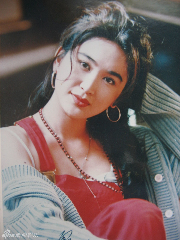 [青春照相馆]温碧霞罕见青涩照:燃烧的火玫瑰