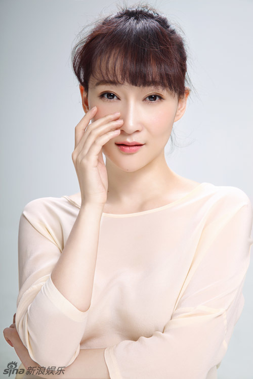 组图:孙嘉曝光新写真 温婉笑容展轻熟女魅力_高清图集_新浪网