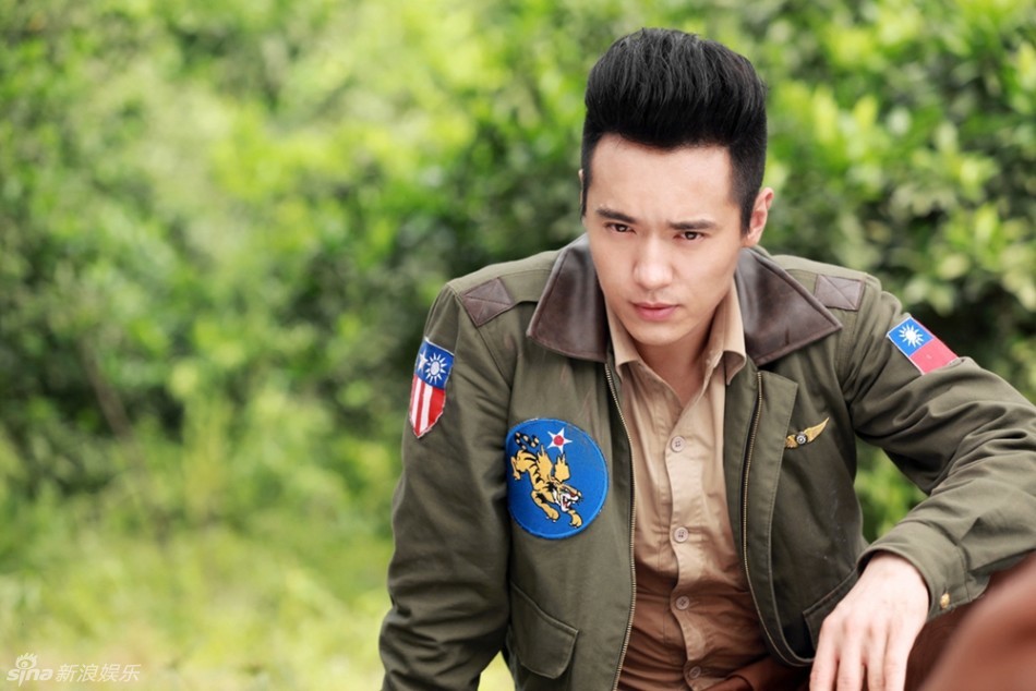 组图:高云翔《最后一战》演飞行员制服诱惑