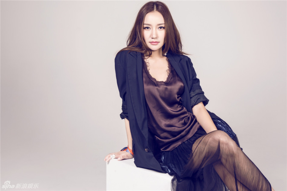 组图韩雨芹薄纱透视写真性感扮相显女王气场