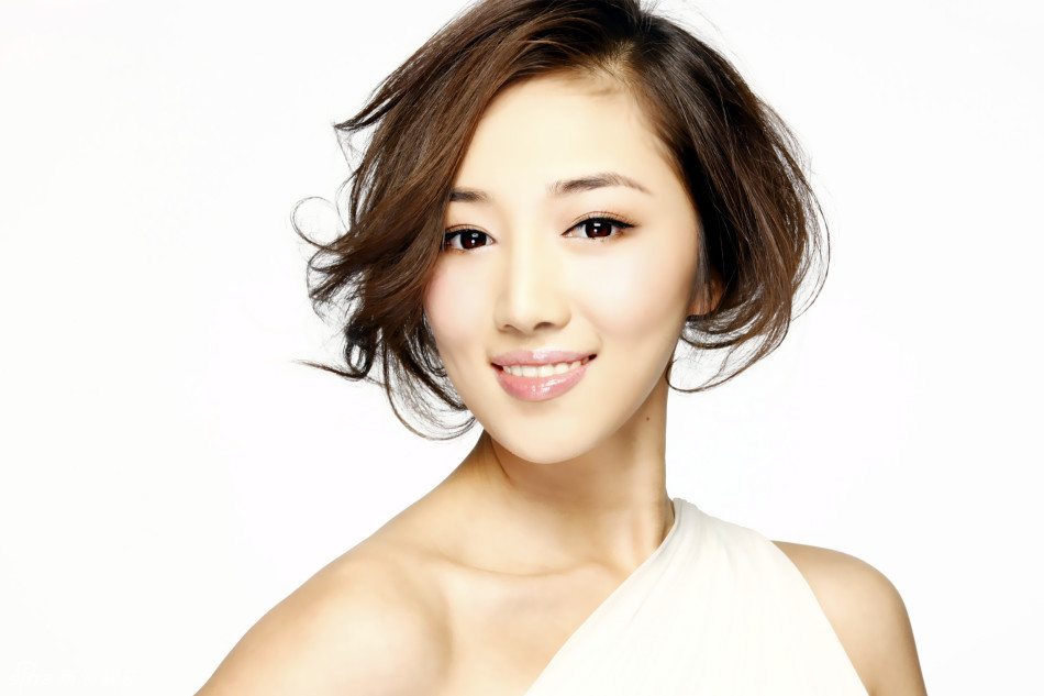 林芮西内衣_内衣美女