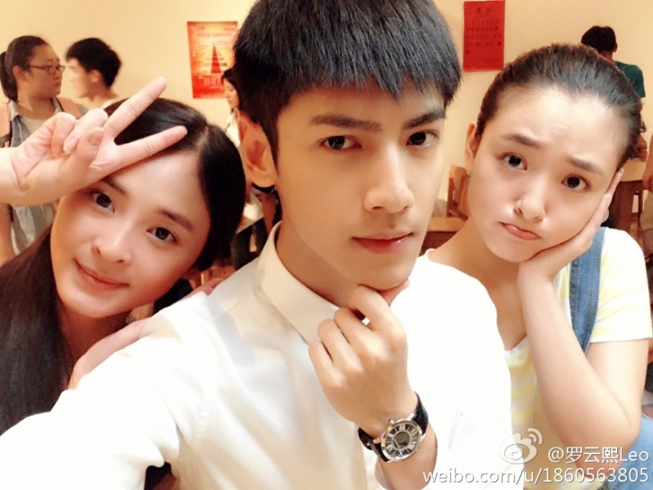 组图:《何以》何以琛赵默笙学生时期演员曝光