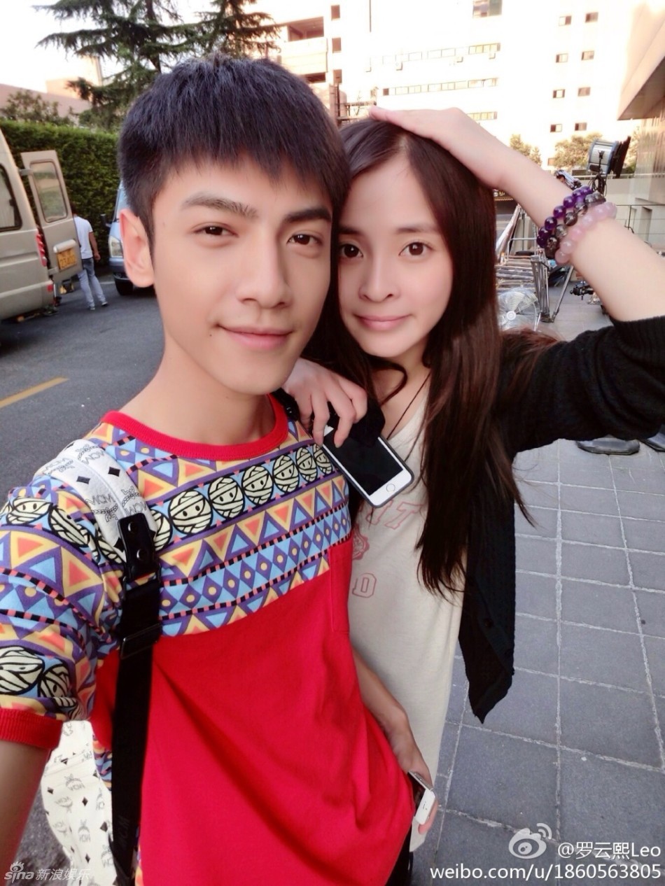 组图:《何以》何以琛赵默笙学生时期演员曝光