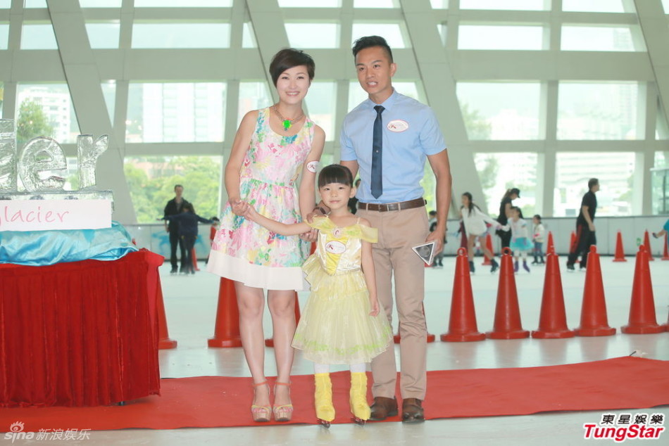 组图:胡诺言重视女儿开心 童星杨铠凝紧张升学