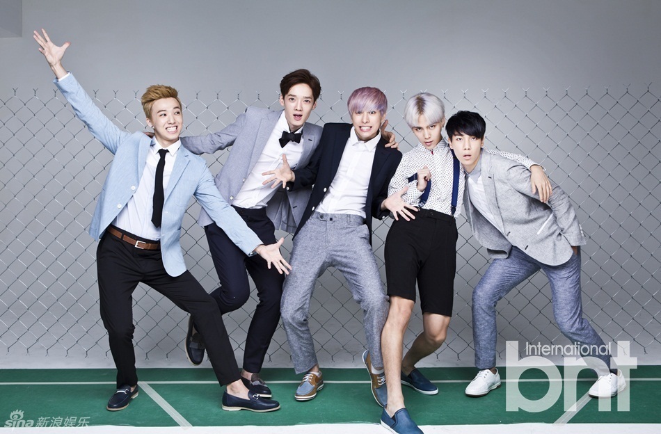 组图:韩团少年共和国写真 尽显青春魅力