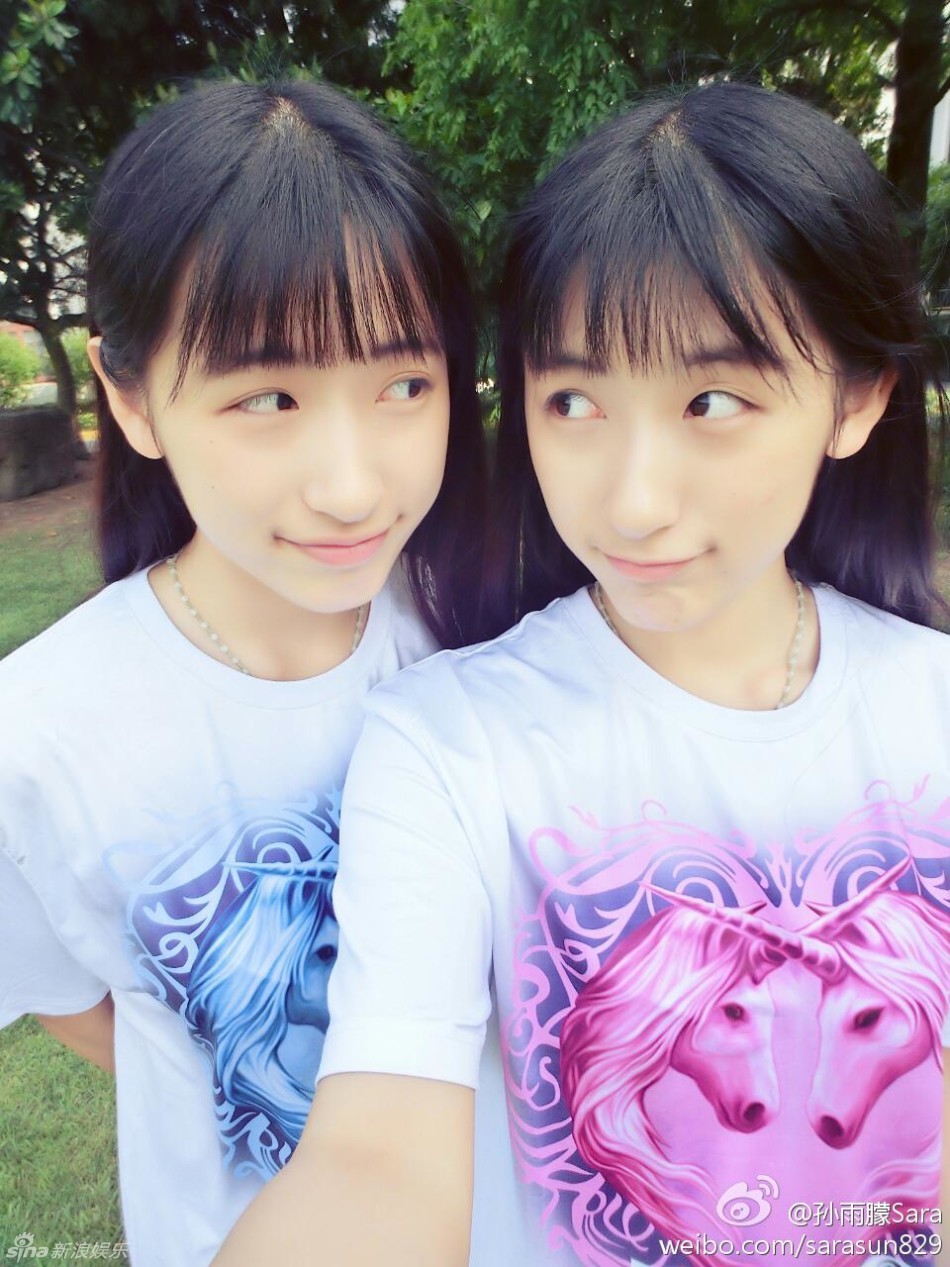 组图:<em>复旦双胞胎姐妹花</em>走红 清纯可爱电晕宅男