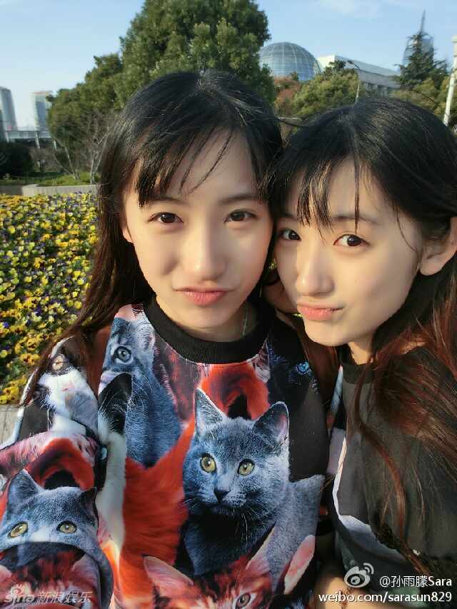 组图:<em>复旦双胞胎姐妹花</em>走红 清纯可爱电晕宅男