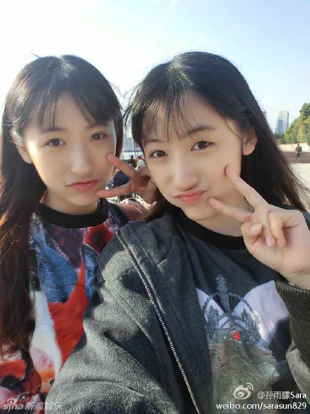 组图:<em>复旦双胞胎姐妹花</em>走红 清纯可爱电晕宅男
