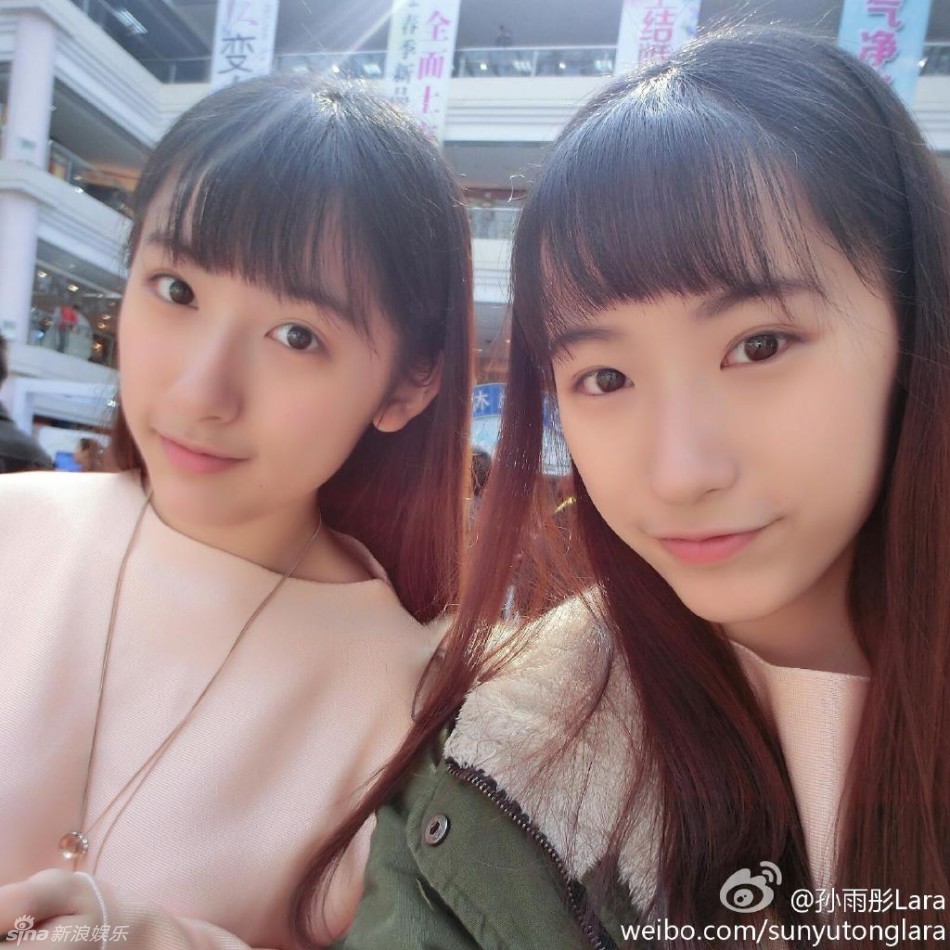 组图:复旦双胞胎<em>姐妹</em>花走红 清纯可爱电晕宅男