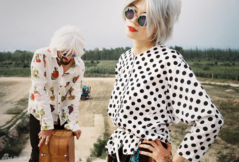 组图:简迷离组合与编号223合作复古胶片曝光