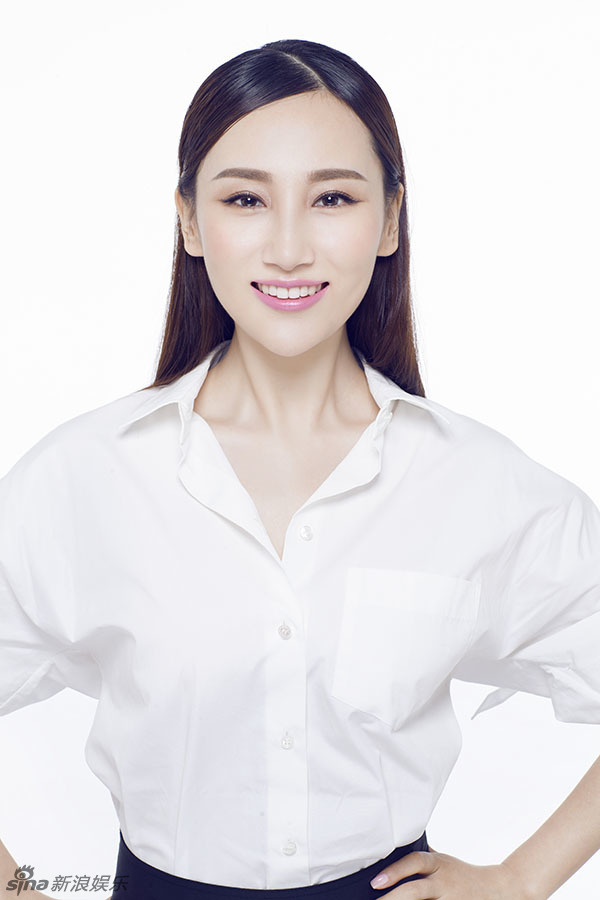 新浪娱乐讯 近日,在热播剧《新雪豹》中因为成功扮演陈怡一角而被观众